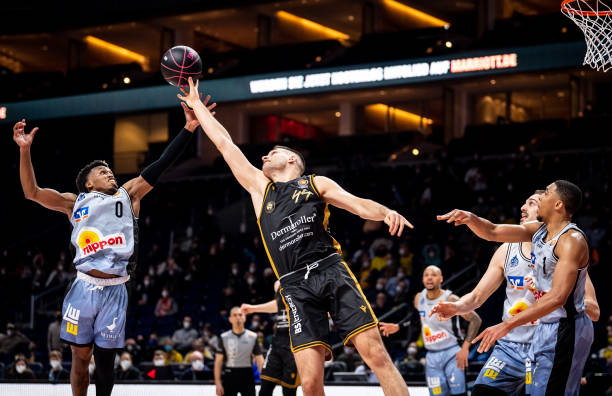 正是在这个 正是在这个