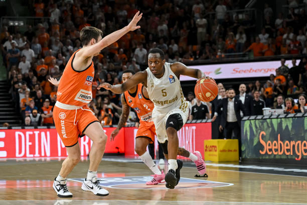 又一场冷门！WTT男单1／8决赛林高远遭横扫出局央视体育.