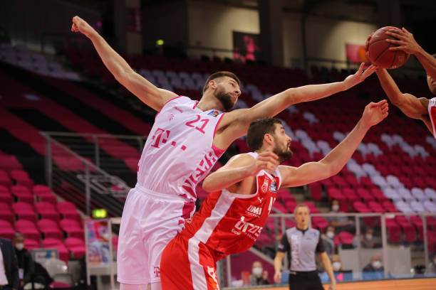 他的存在不 他的存在不