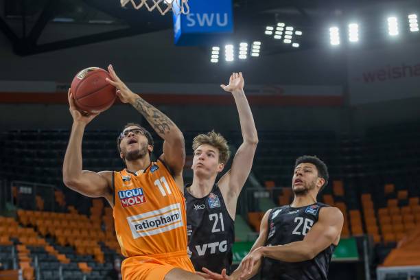 足协发布转会注册规定 塞鸟、奥斯卡归化需抓紧.